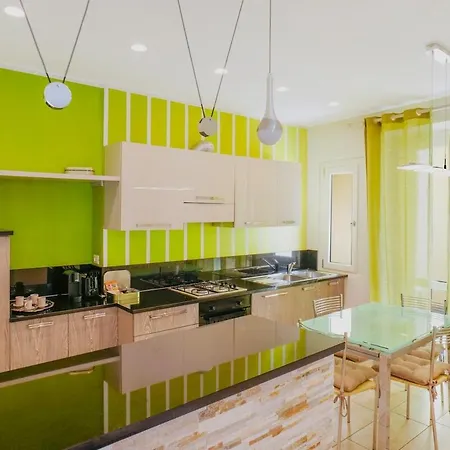 Yema Via Di Mezzo, Lucca, Italy