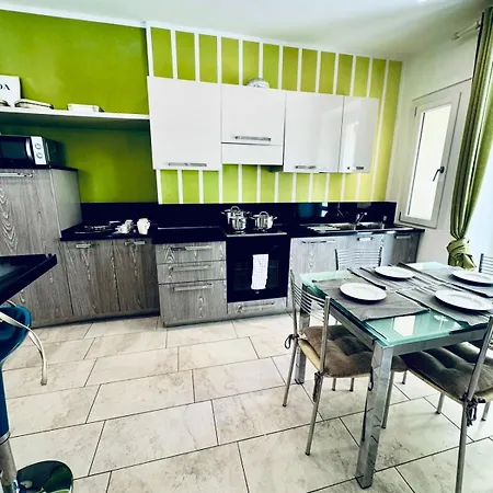 Appartamento Yema Via Di Mezzo, Lucca, Italy *